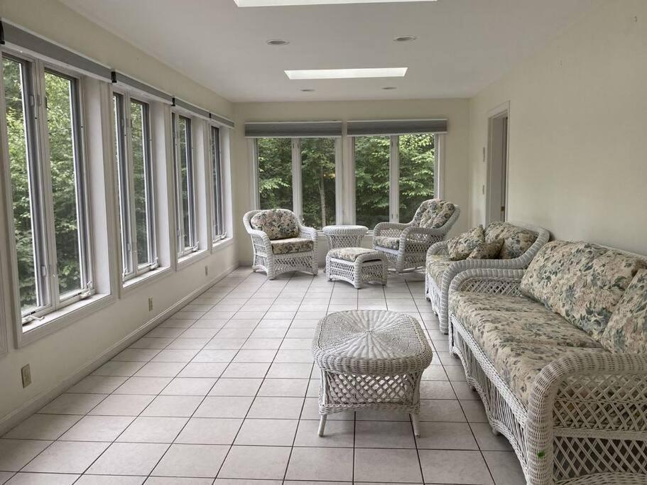 Beautiful Spacious Home W/ Game Room. Gilford Bagian luar foto